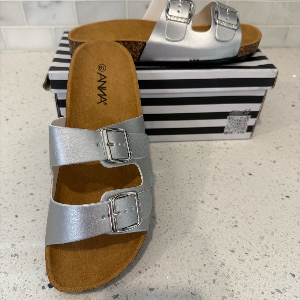 NEW Anna Tan Sandals NWT